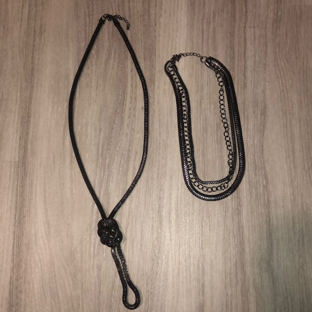 Metallic silver necklace